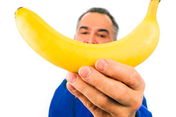 مرض بيروني لدى الرجال بعد سن الأربعين: الأعراض، الأسباب والعلاج